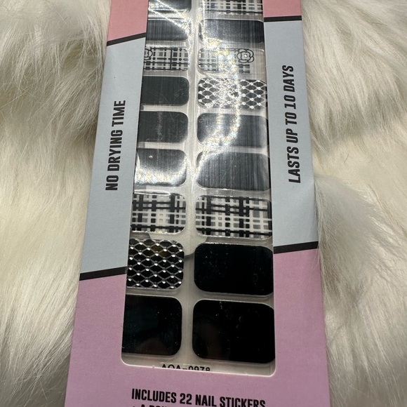Other - 🧡10/$10 Black and White Nail Stickers